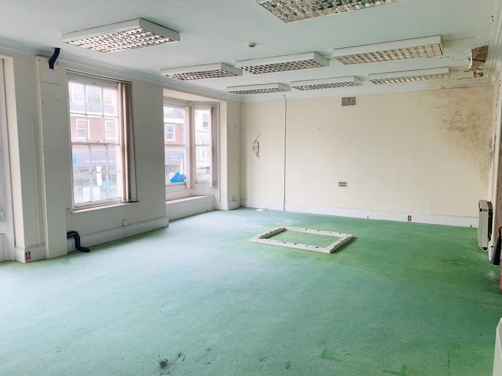 Lot: 97 - COMMERCIAL TOWN CENTRE INVESTMENT WITH POTENTIAL -